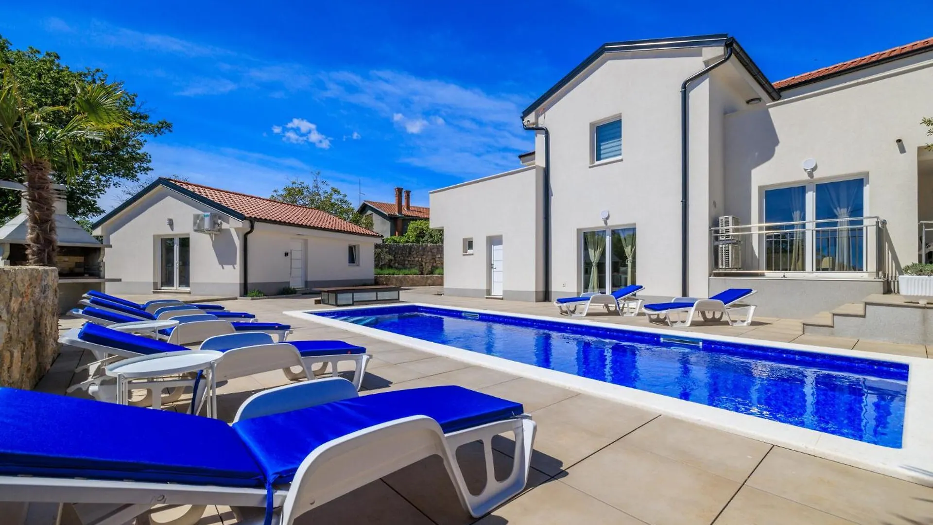 Villa Volta Ll location